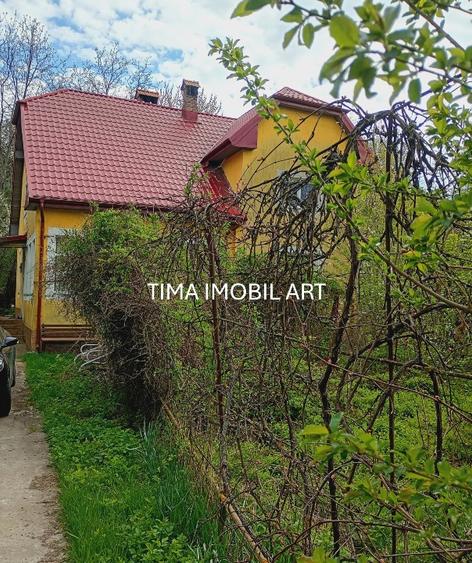 Casă individuală cu 3 camere cu Teren 1500 Mp în Central