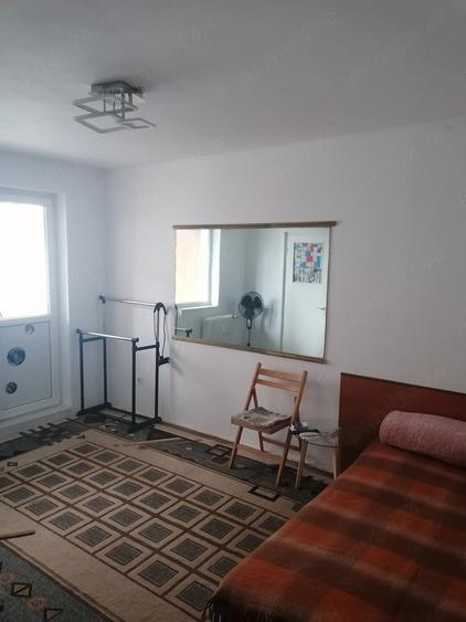 Garsonieră semidecomandată în Podu Roș