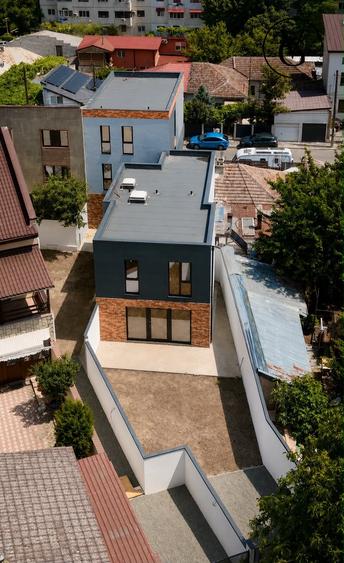 Vila YIN P+2: 251 mp construiți și curte, zona centrală a Constanței - 21