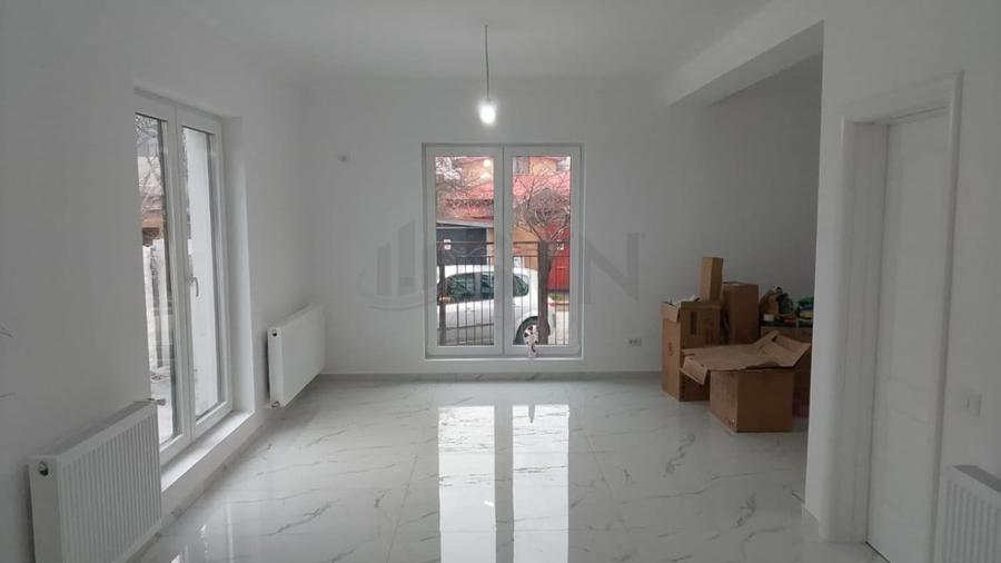 Casă individuală cu 4 camere cu Canalizare în Bucureștii Noi