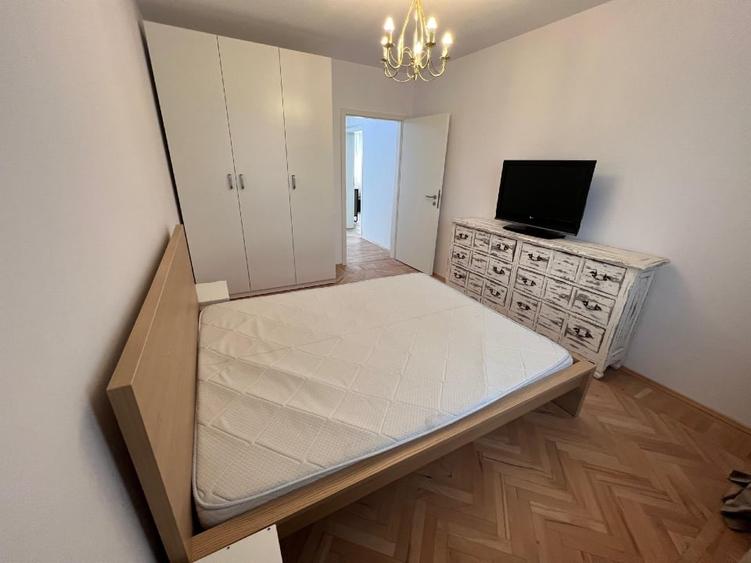Apartament cu 3 camere semidecomandat, mobilat în Gara de Nord