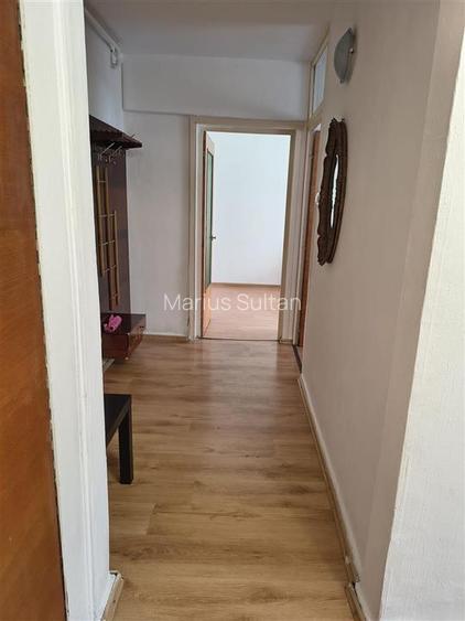 Apartament spre inchiriere, 400 euro in Centrul Civic, Brasov
