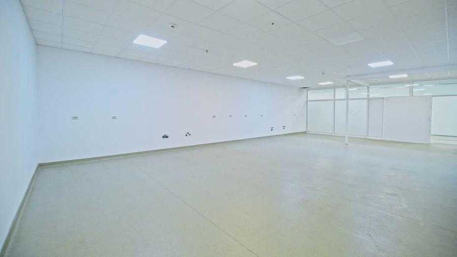 Spațiu comercial, de 300 mp, în Central