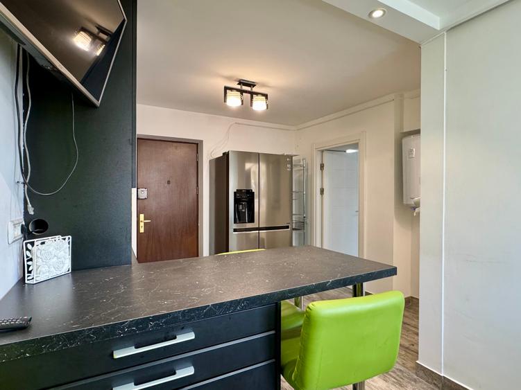 Apartament cu 3 camere semidecomandat în Ștefan cel Mare
