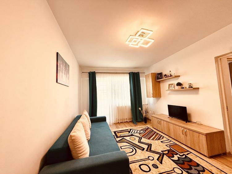 Apartament cu 2 camere decomandat, mobilat în Ultracentral