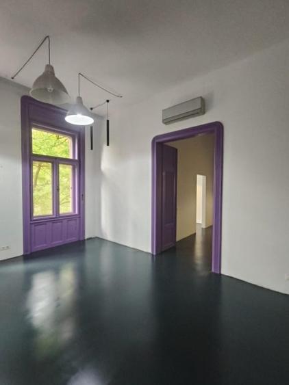 Apartament cu 5 camere semidecomandat în Sinaia