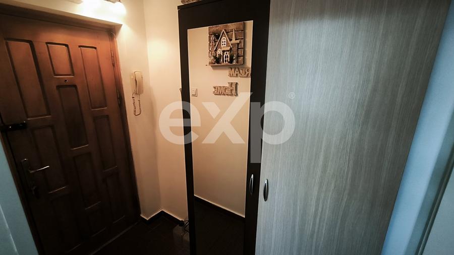 Apartament cu 2 camere semidecomandat, mobilat în Trivale