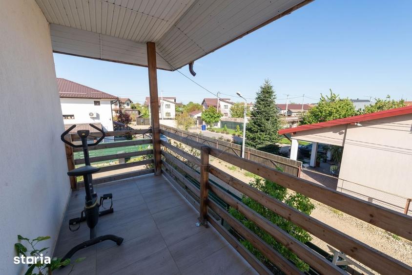 Casă cu 4 camere în Săbăreni