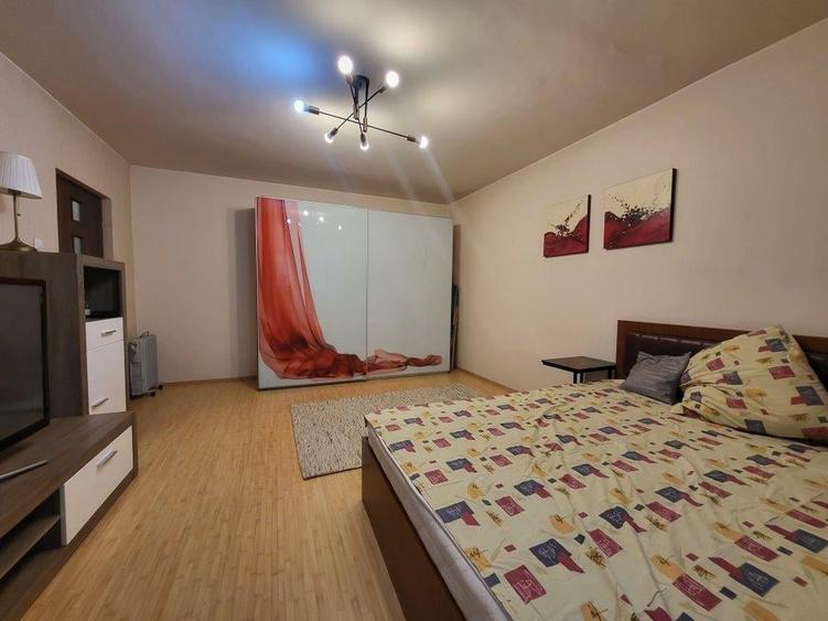 Garsonieră decomandată în Timpuri Noi