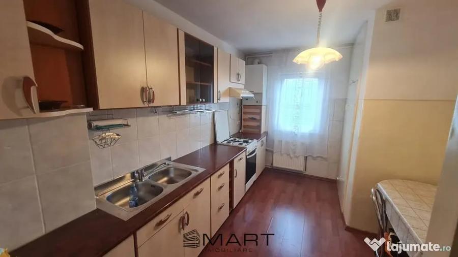 Apartament cu 3 camere decomandat în Ștrand