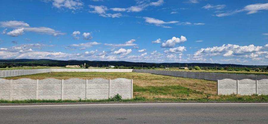 Teren de 2500 mp, în Mihăești