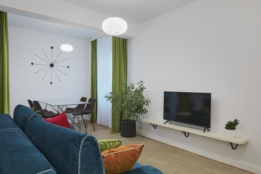 Apartament cu 2 camere semidecomandat, mobilat în 13 Septembrie