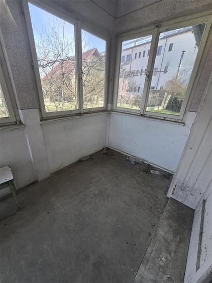 Casă individuală cu 3 camere cu Canalizare în Central