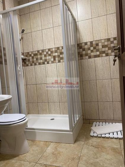 Casă individuală cu 5 camere cu Piscina în Sătic