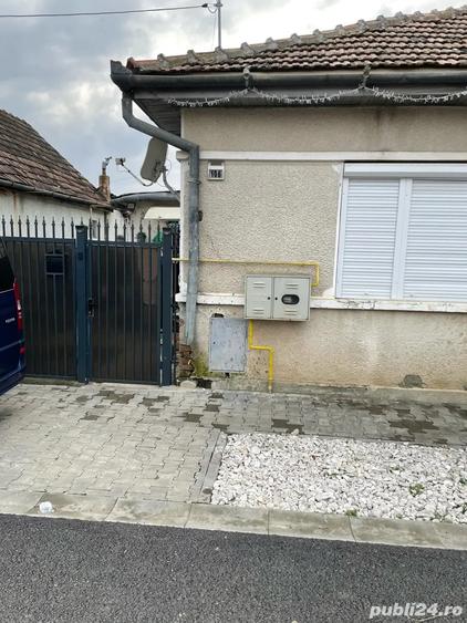 Casă cu 2 camere cu Teren 200 Mp în Central