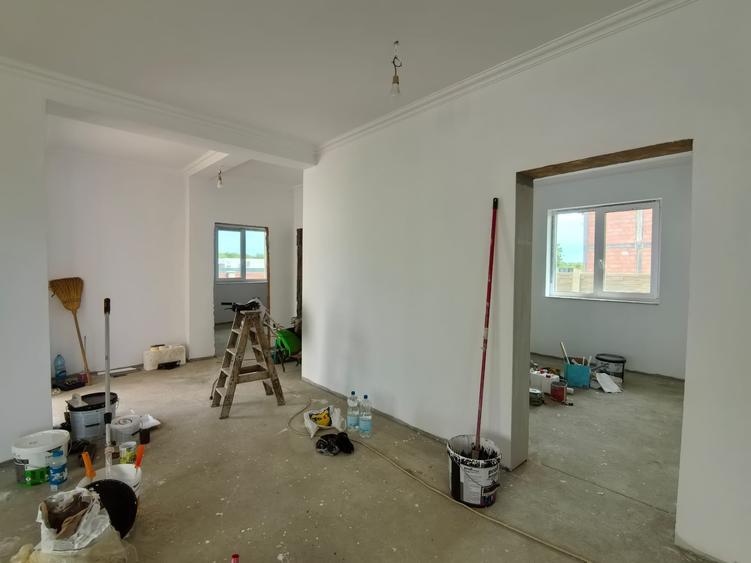 Casă cu 3 camere cu Canalizare în Ghiroda
