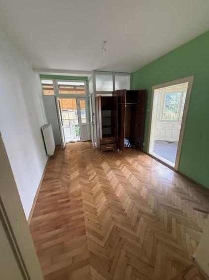 Casă cu 3 camere cu Teren 1000 Mp în Central