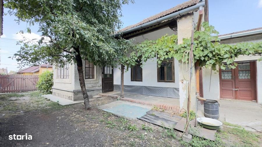 Casă cu 4 camere în Central