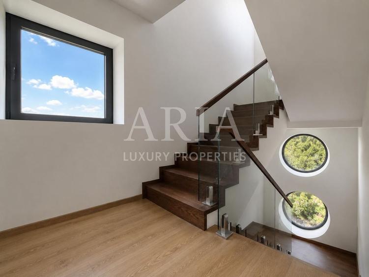 Casă cu 10 camere cu Piscina în Băneasa