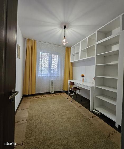 Apartament cu 3 camere decomandat în Nufărul