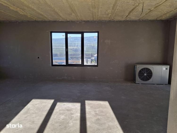 Casă cu 3 camere în Câmpenești
