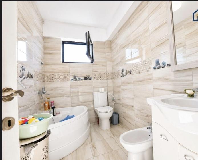 Apartament cu 2 camere decomandat în Ciritei