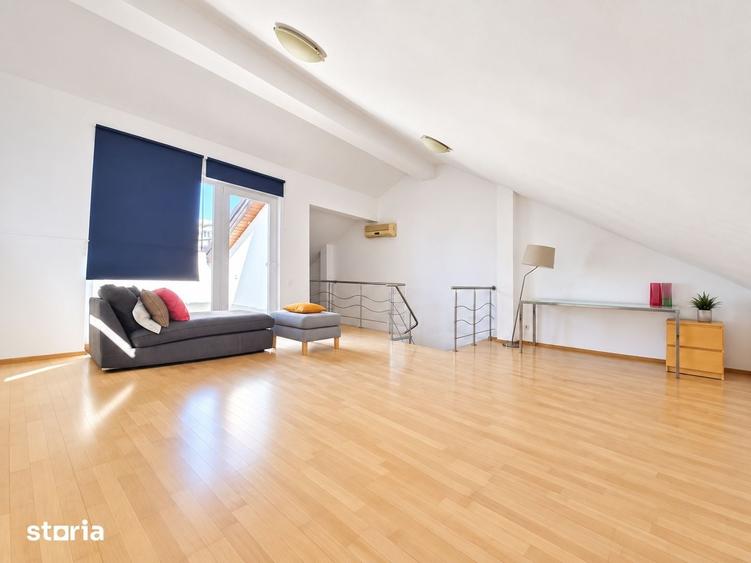 Casă cu 7 camere cu Teren 200 Mp în Central