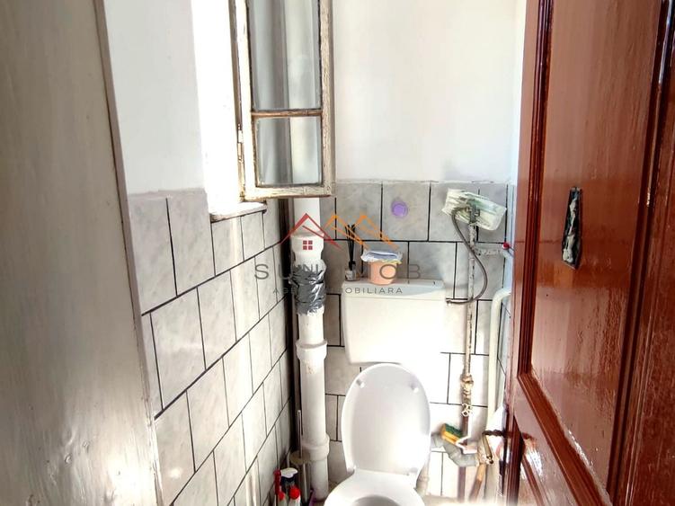 Casă individuală cu 10 camere cu Canalizare în Ultracentral