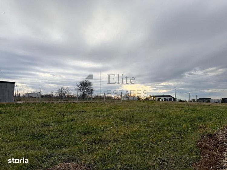 Teren intravilan de vanzare in Apateu | Dublu front - 1