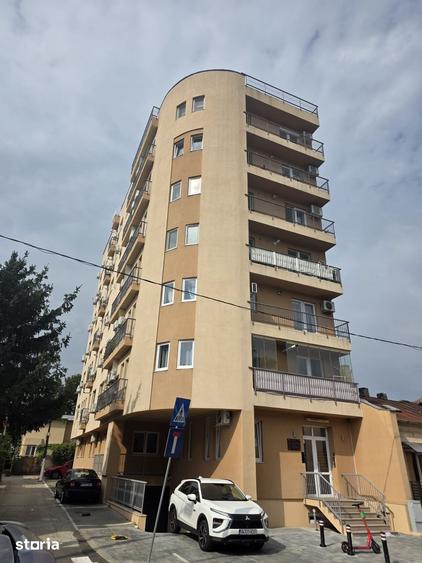 Apartament cu 3 camere decomandat în Iancului