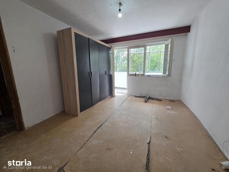 Apartament cu 3 camere semidecomandat în Viziru 1