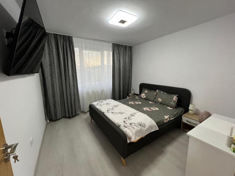 Apartament cu 2 camere decomandat în Cornișa