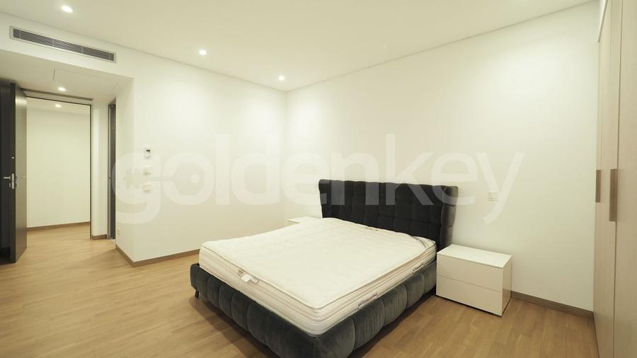 Apartament cu 5 camere semidecomandat, mobilat în Primăverii