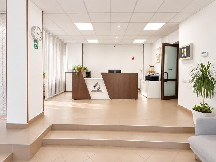 Casă cu 16 camere cu Teren 884 Mp în Universitate