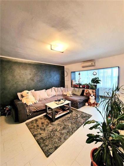 Apartament cu 4 camere decomandat în Steaua
