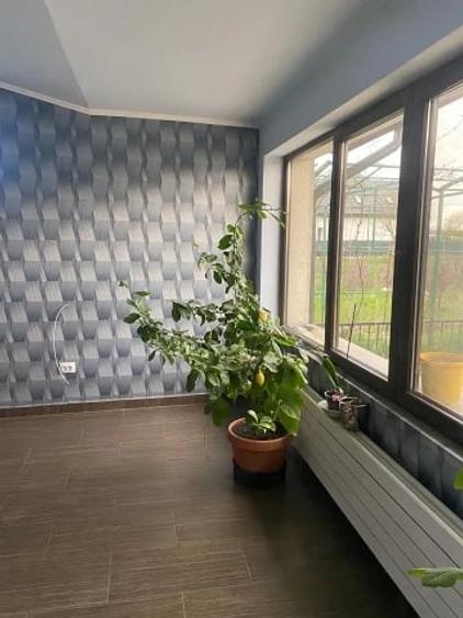 Casă cu 6 camere cu Teren 201 Mp în 1 Decembrie