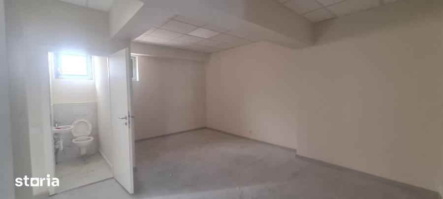 Spațiu comercial, de 220 mp, în Răcădău