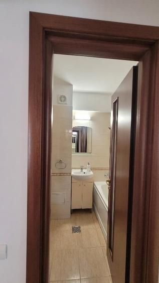 Apartament cu 3 camere semidecomandat în Chitila
