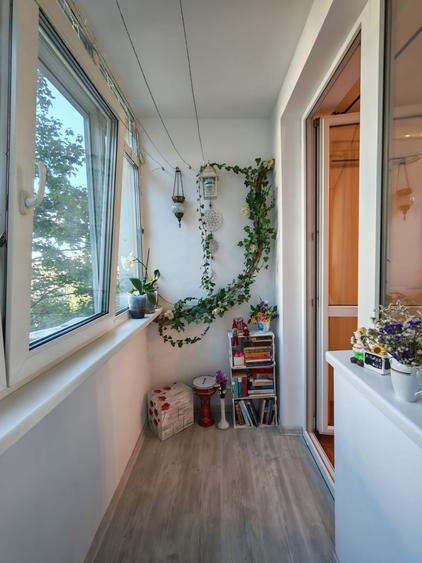Apartament cu 3 camere decomandat, mobilat în Cornișa