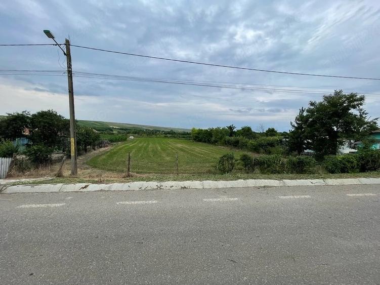 Teren de 2900 mp, în Trușești