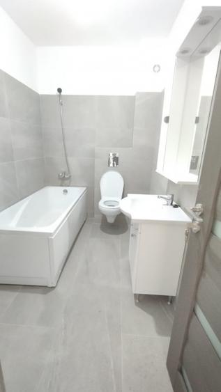 Apartament cu 3 camere decomandat în Păcurari