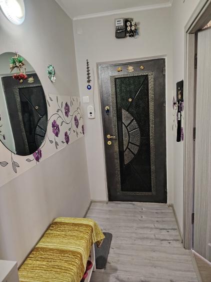 Apartament cu 2 camere semidecomandat în Micro 19