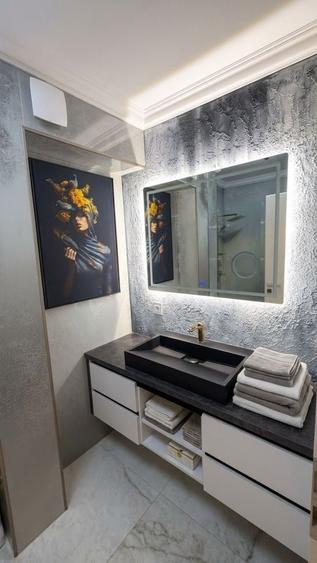 Apartament cu 5 camere în Sud-Vest