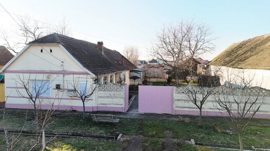 Teren Construcții intravilan de 1475 mp, în Periferie