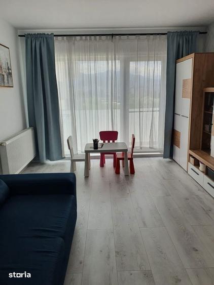 Apartament cu 3 camere în Tractorul