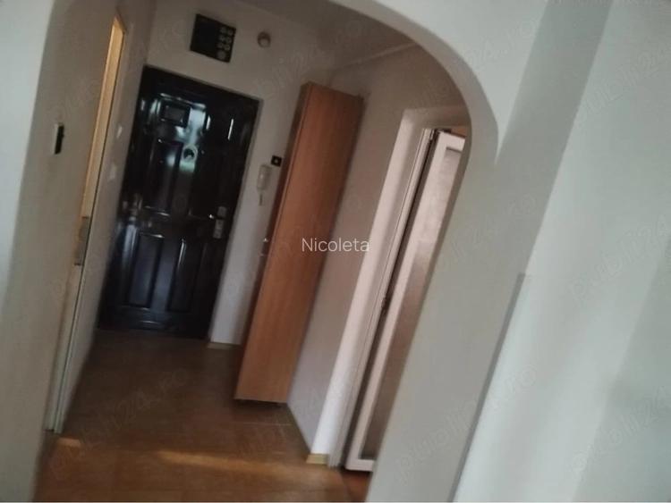Garsonieră decomandată în Exterior Vest