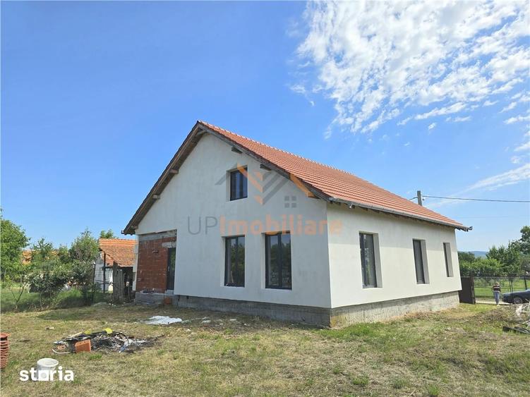 Casă cu 4 camere cu Teren 752 Mp în Aștileu