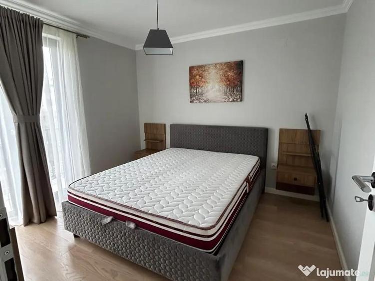 Apartament cu 3 camere decomandat în Exterior Vest