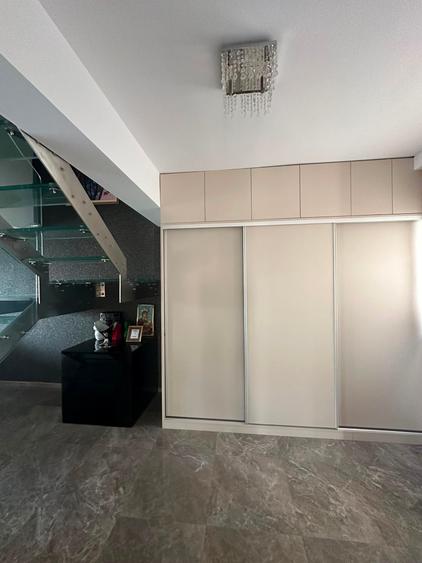 Apartament cu 5 camere decomandat în Kiseleff