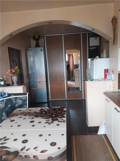 Apartament cu 2 camere semidecomandat, mobilat în Unirii Sud